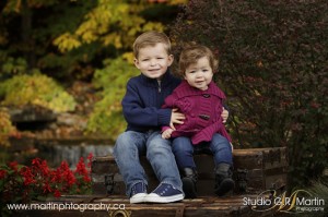 children outdoor photography with fall colors in Ottawa